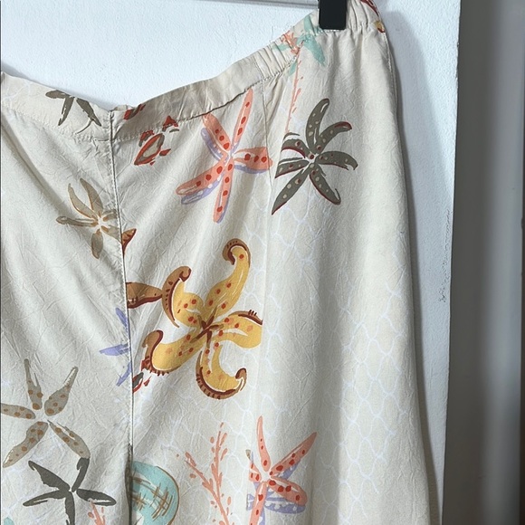 Women's Cream Starfish Print Pants - Picture 2 of 9